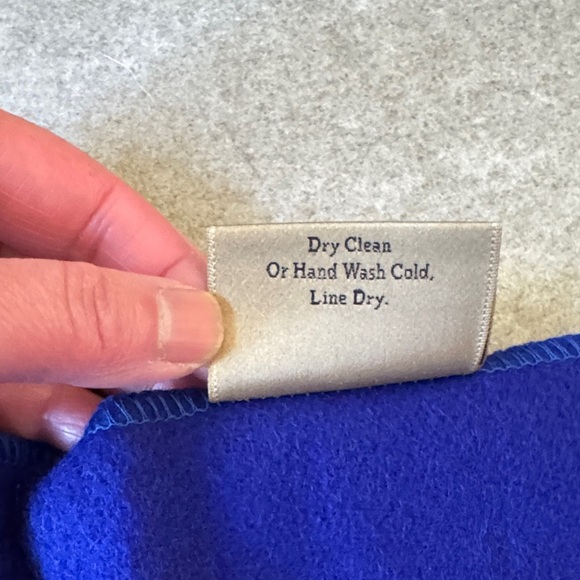 NWT vintage Woolrich blue wool stadium Blanket with white letter B, 42x60” - Picture 6 of 6
